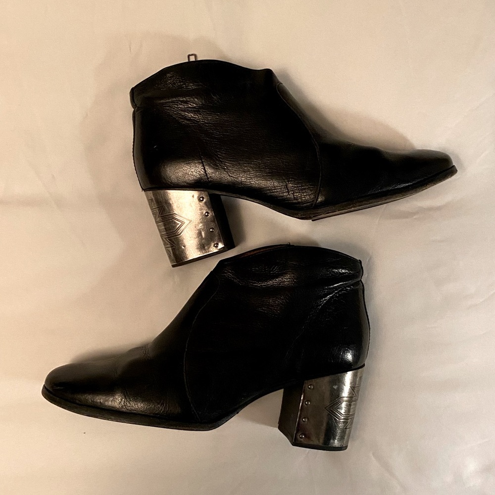 Frye Nora Omaha Boots